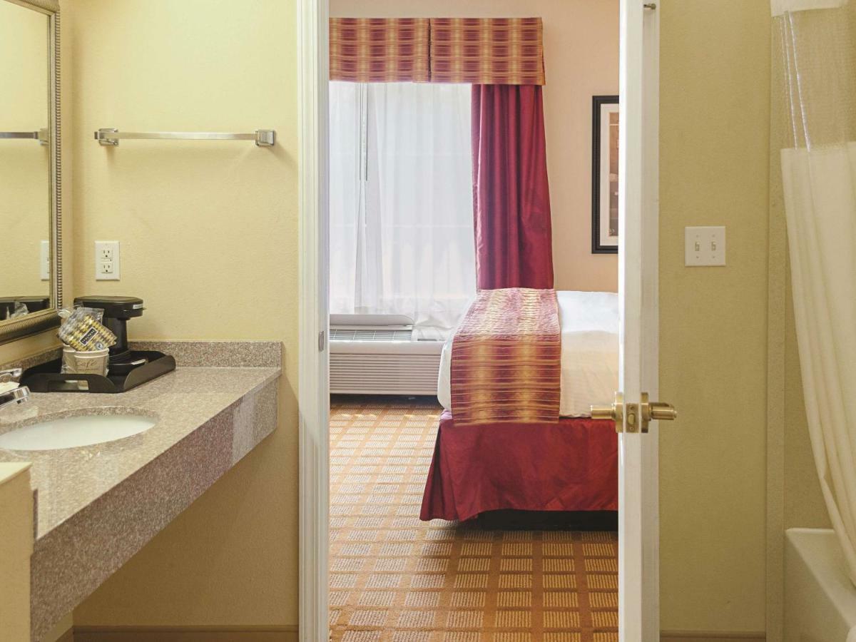 מלון La Quinta By Wyndham Mobile Satsuma / Saraland מראה חיצוני תמונה